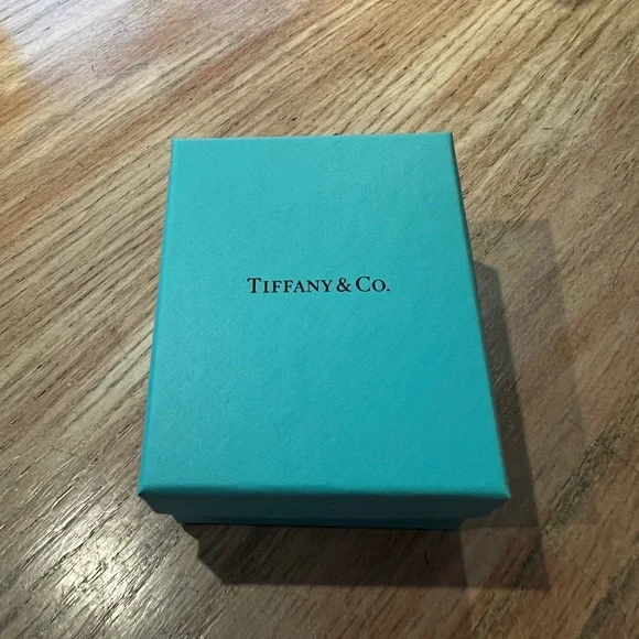 Authentic Tiffany box, necklace, 4” x 3” + jewelry pouch & care card perfect - Picture 4 of 5